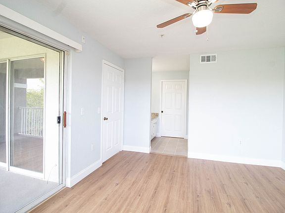 4th image of 14036 Fairway Island Dr Unit 1535-1