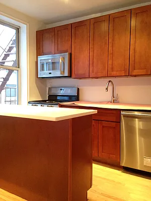 Sold by Rolling Stone Realty LLC | media 14