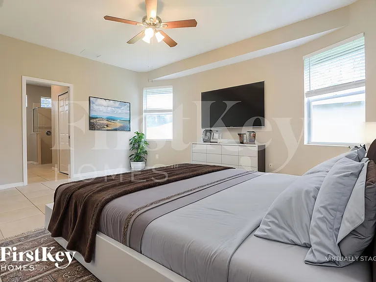 4511 Jaslo Ave — Photo 11