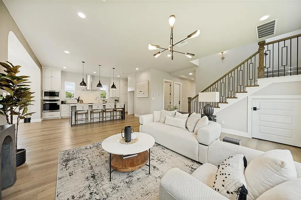 4 bed, 3.5 bath, 3116 sqft, $4,800 — Photo 4