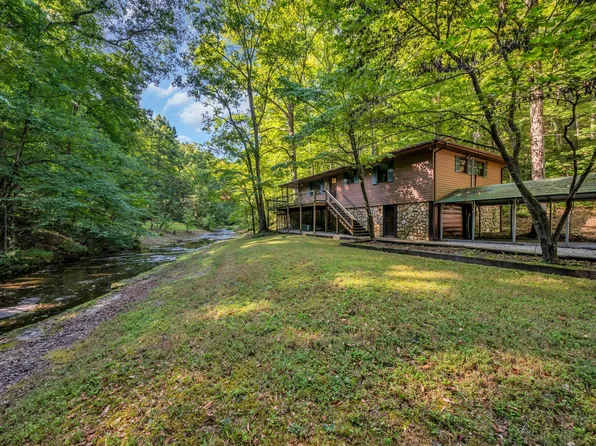 1255 Deerfoot Dr, Pegram, TN 37143