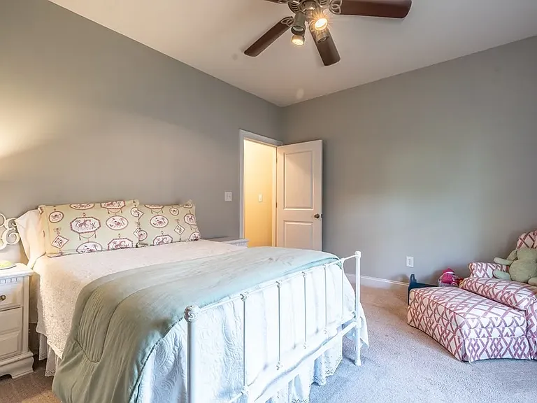 291 Greystone Dr — Photo 8