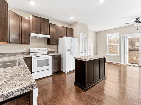 3rd image of 138 Inlet St