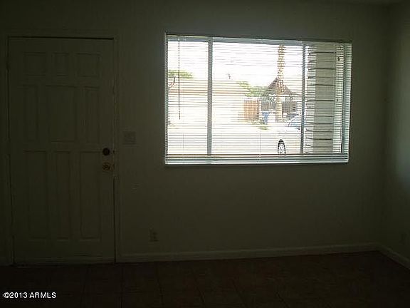 4th image of 916 S Ashland