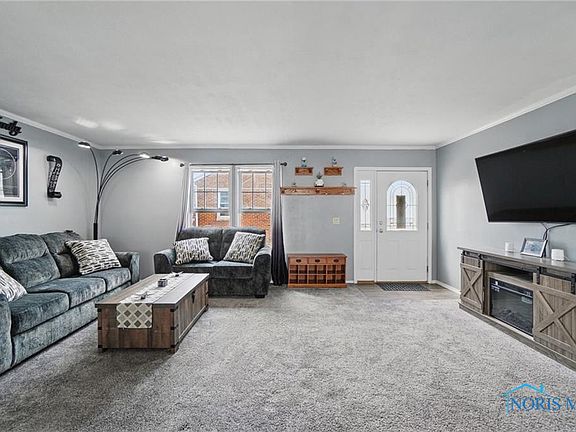5th image of 232 Gardner Ave