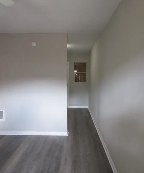 784 Terminal Ct #4 — Photo 3