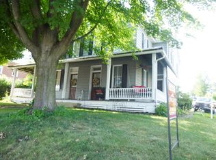 1067 E Main St, East Earl, PA 17519