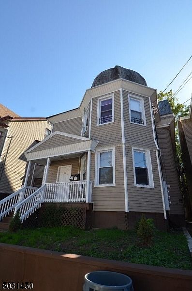 2nd image of 66 12th Ave