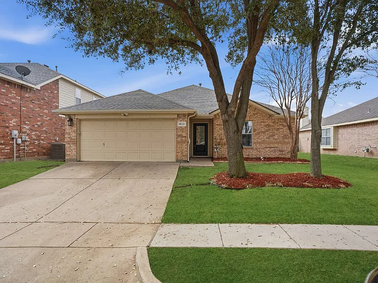 1039 Wood Brook Dr — Photo 7