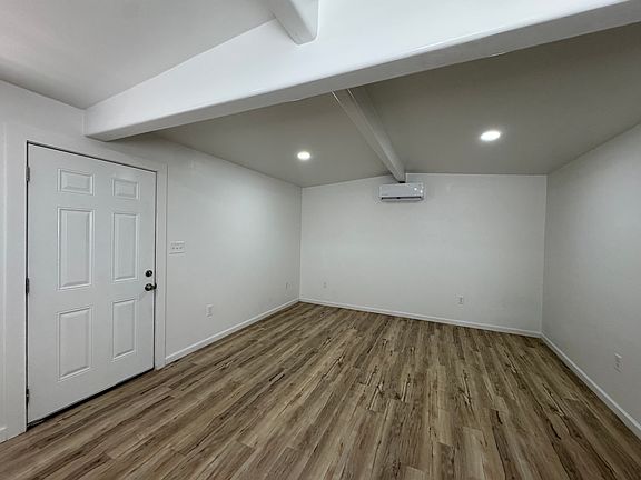 3rd image of 125 W Pastime Rd #B