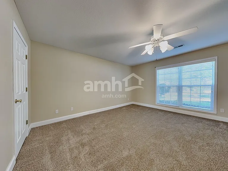 1061 Saint Johns Dr — Photo 12