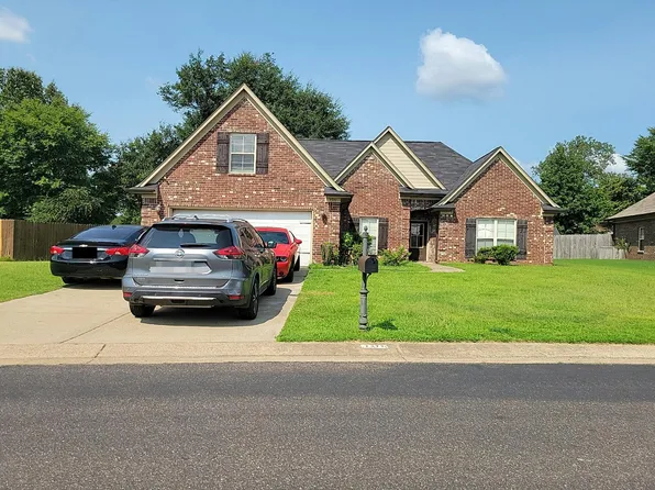 7377 Redberry Dr, Horn Lake, MS 38637
