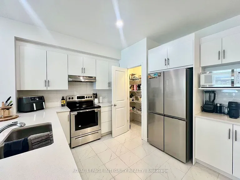874 Paseana Pl — Photo 8