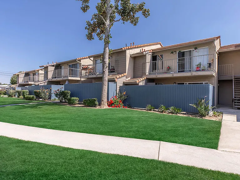 Sierra Vista — Photo 16