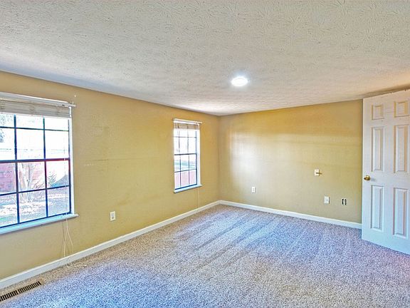 5th image of 114 W Little River Ct