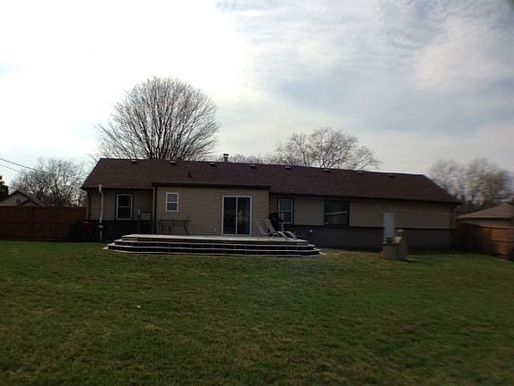 Back of house w/ deck