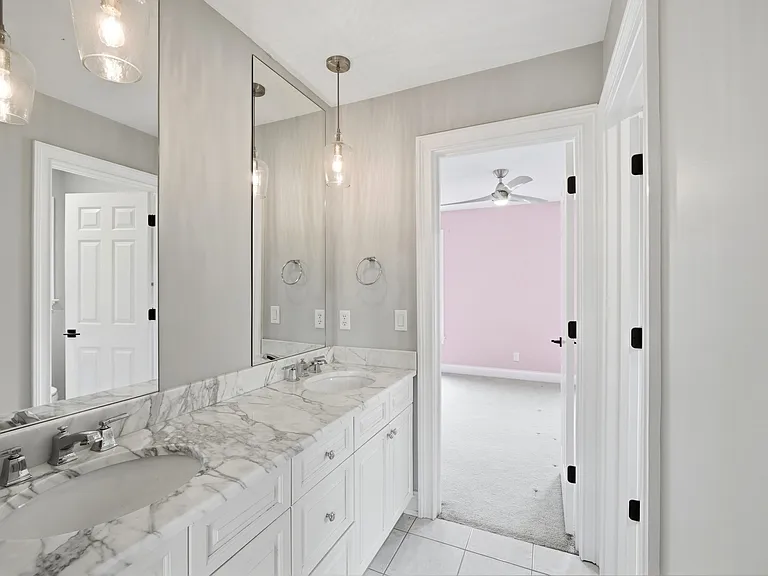 678 Canterbury Dr — Photo 31