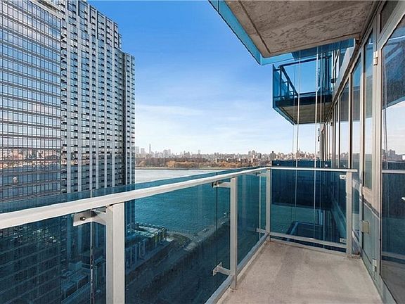 3rd image of 22 N 6th St APT 21A