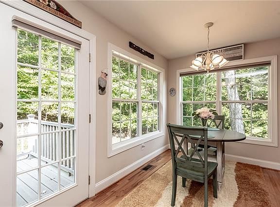 5th image of 512 Yorktown Ct