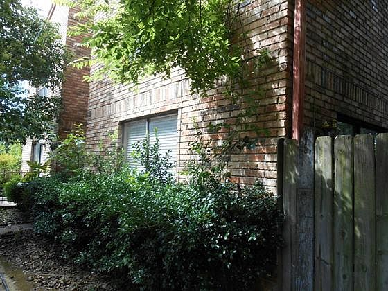 1st image of 615 Baylor Dr