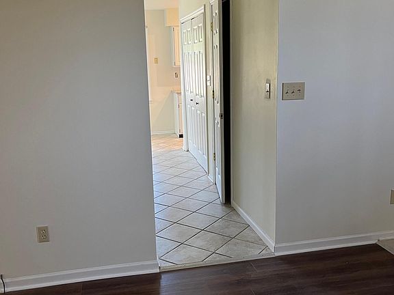 5th image of 108 Chippendale Ct #108