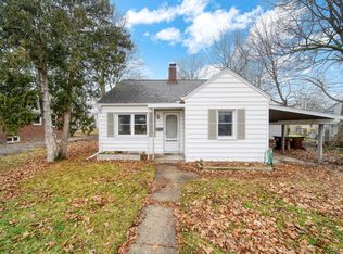 559 Northwestern Dr, Adrian, MI 49221