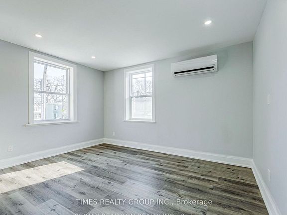3rd image of 1480 Dundas St E #5
