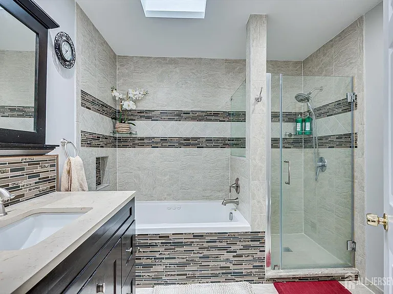 4506 Stonehedge Rd — Photo 35