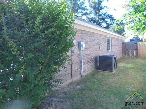 4th image of 5613 Calais Dr