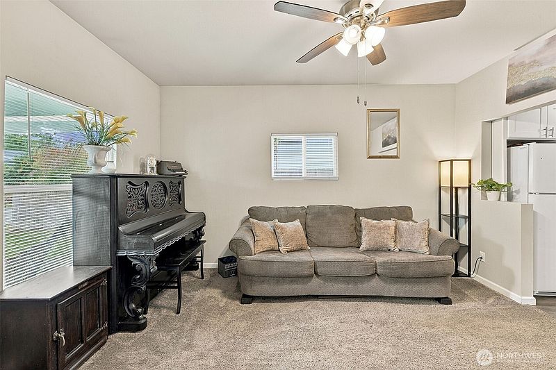 3rd image of 303 G Street SE