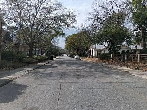 4th image of 732 Maupas Ave