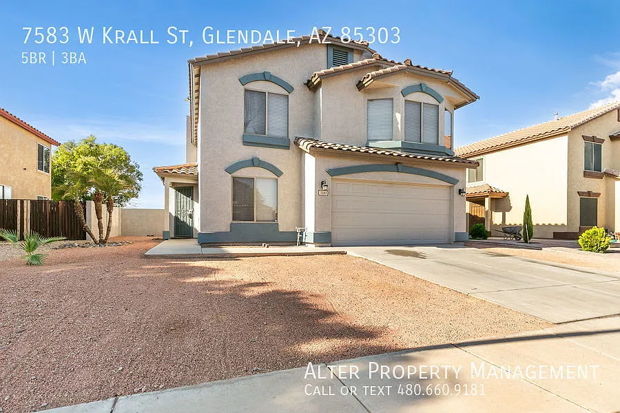 Spacious 5-Bedroom Home with Modern Amenities — Photo 4