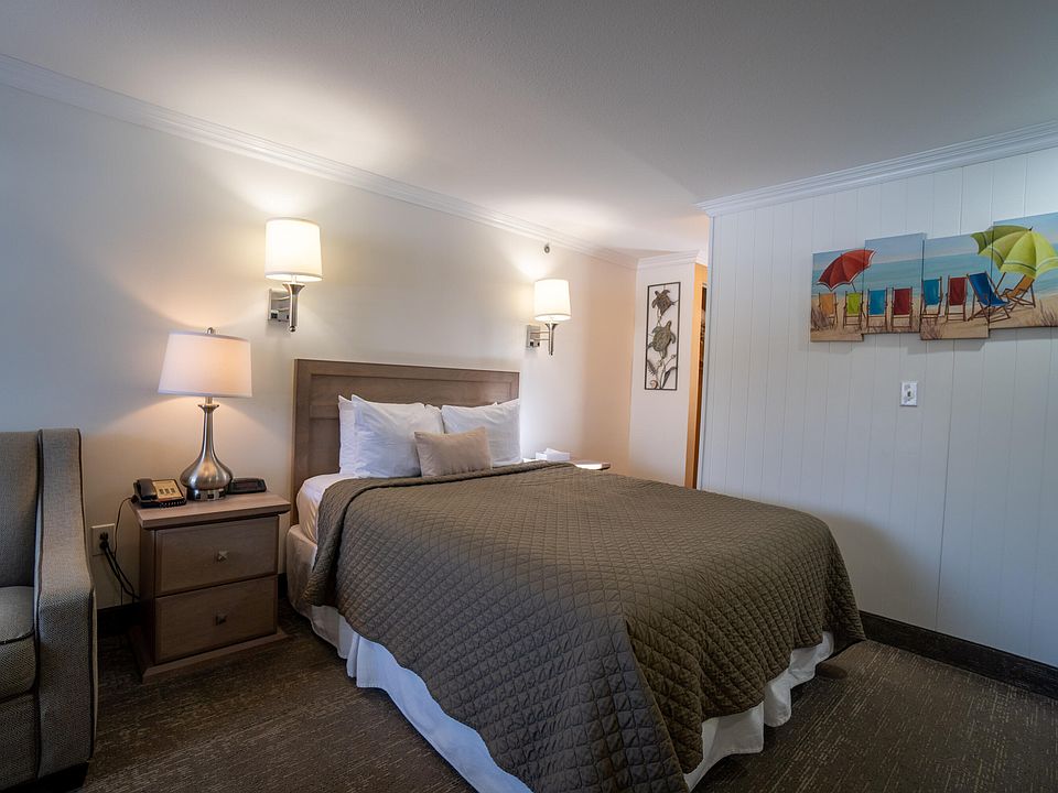 1st image of 733 Post Road #212