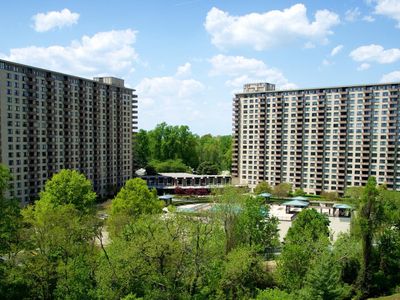 5225 Pooks Hill Rd APT 209N, Bethesda, MD, 20814