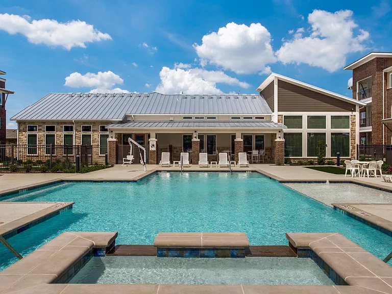 Palladium Glenn Heights — Photo 3