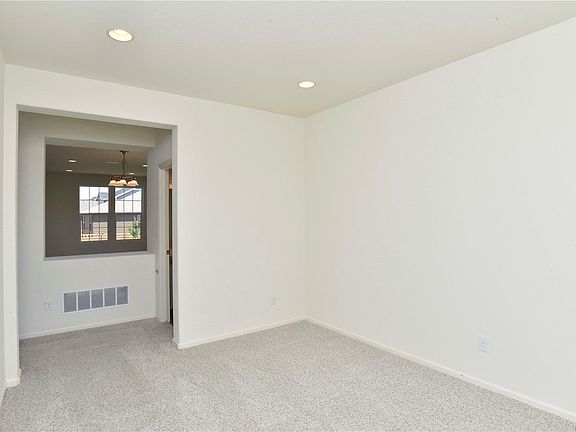 4th image of 3125 Hawthorne Ln