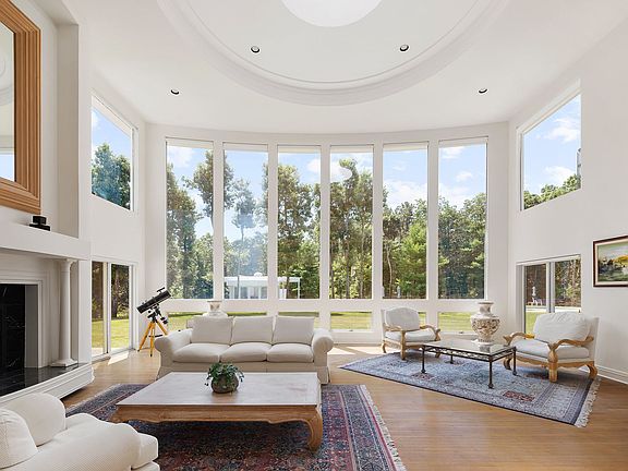 5th image of 147 Old Northwest Rd