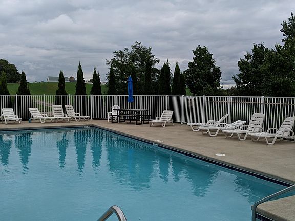 4th image of 7100 Belle Fontaine Blvd