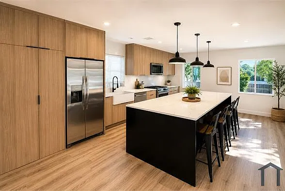 4 bed, 1600 sqft, $4,600 — Photo 2