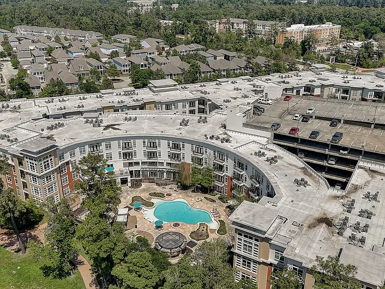 The Belvedere at Springwoods Village Apartments — Photo 32