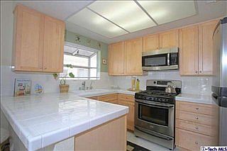 2nd image of 227 S Catalina Ave Unit 7