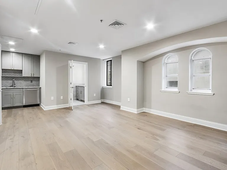 222 Rittenhouse — Photo 20