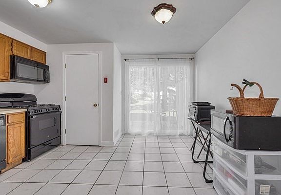 2nd image of 74 Roper St #F