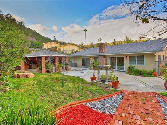 4th image of 3330 Emerald Isle Dr