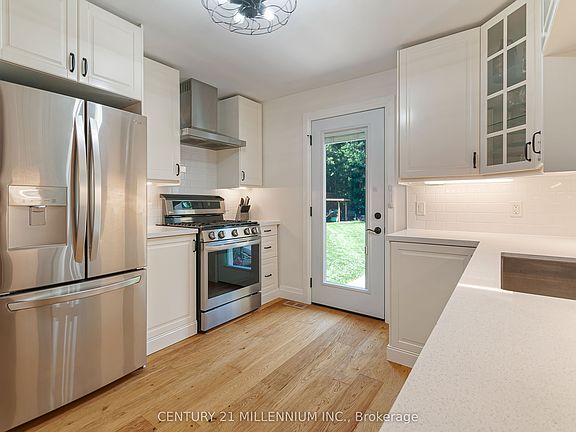 3rd image of 850 Muskoka Rd N