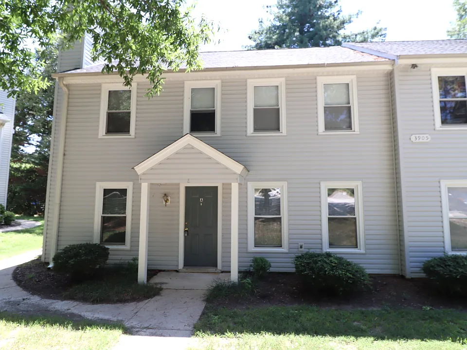 3905 Lexington Dr