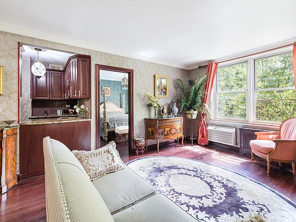 3rd image of 64 E 94th St APT 5A