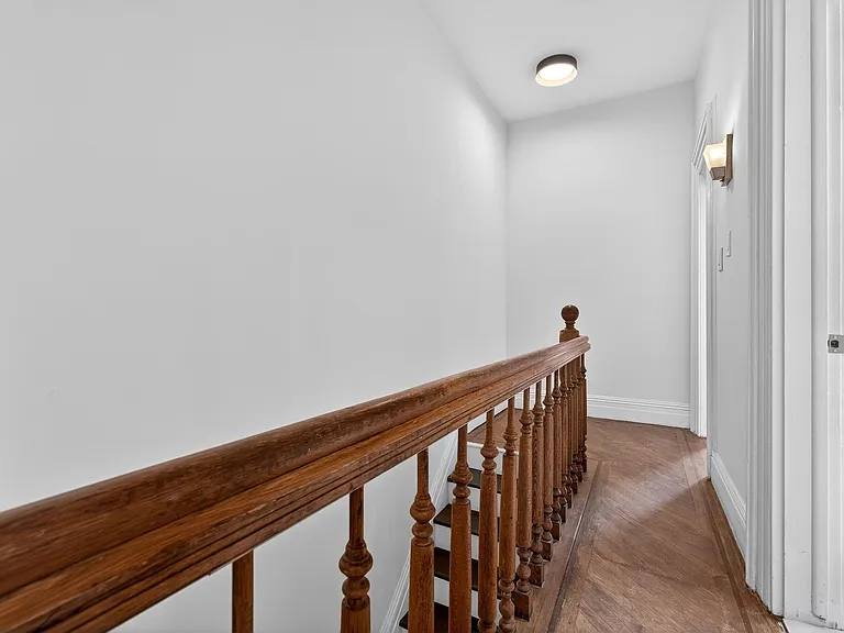 701 Bergen Ave — Photo 13
