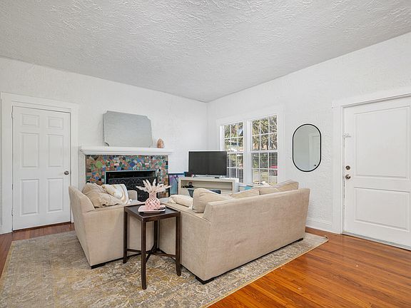 4th image of 700 Upland Road