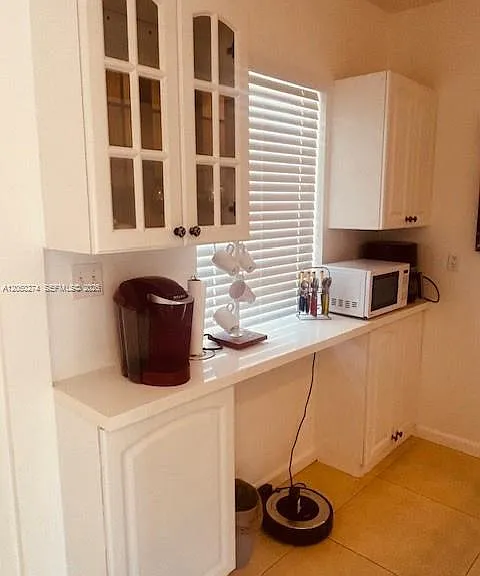 2251 SW 27th St #5 — Photo 5